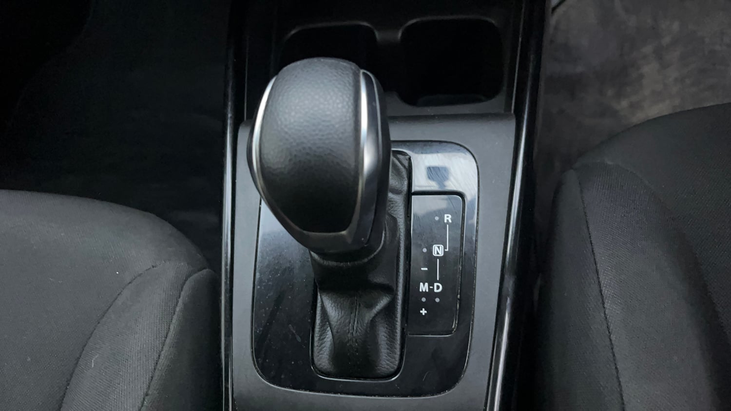 Used 2024 Toyota Glanza S AMT Petrol Automatic interior GEAR  KNOB VIEW