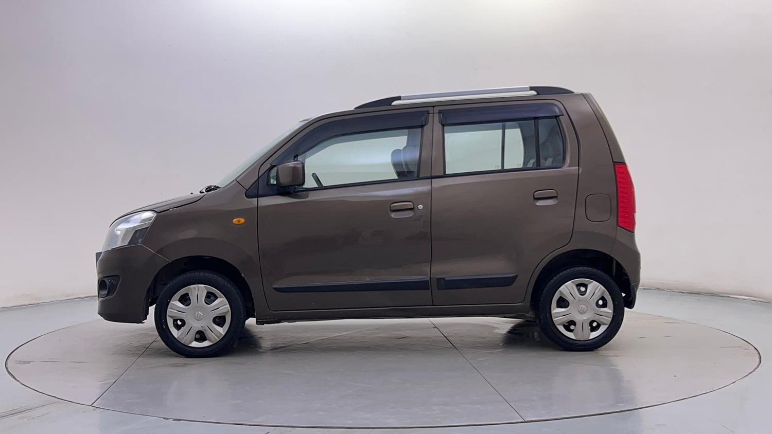 Used 2015 Maruti Suzuki Wagon R VXI Petrol Manual exterior LEFT SIDE VIEW