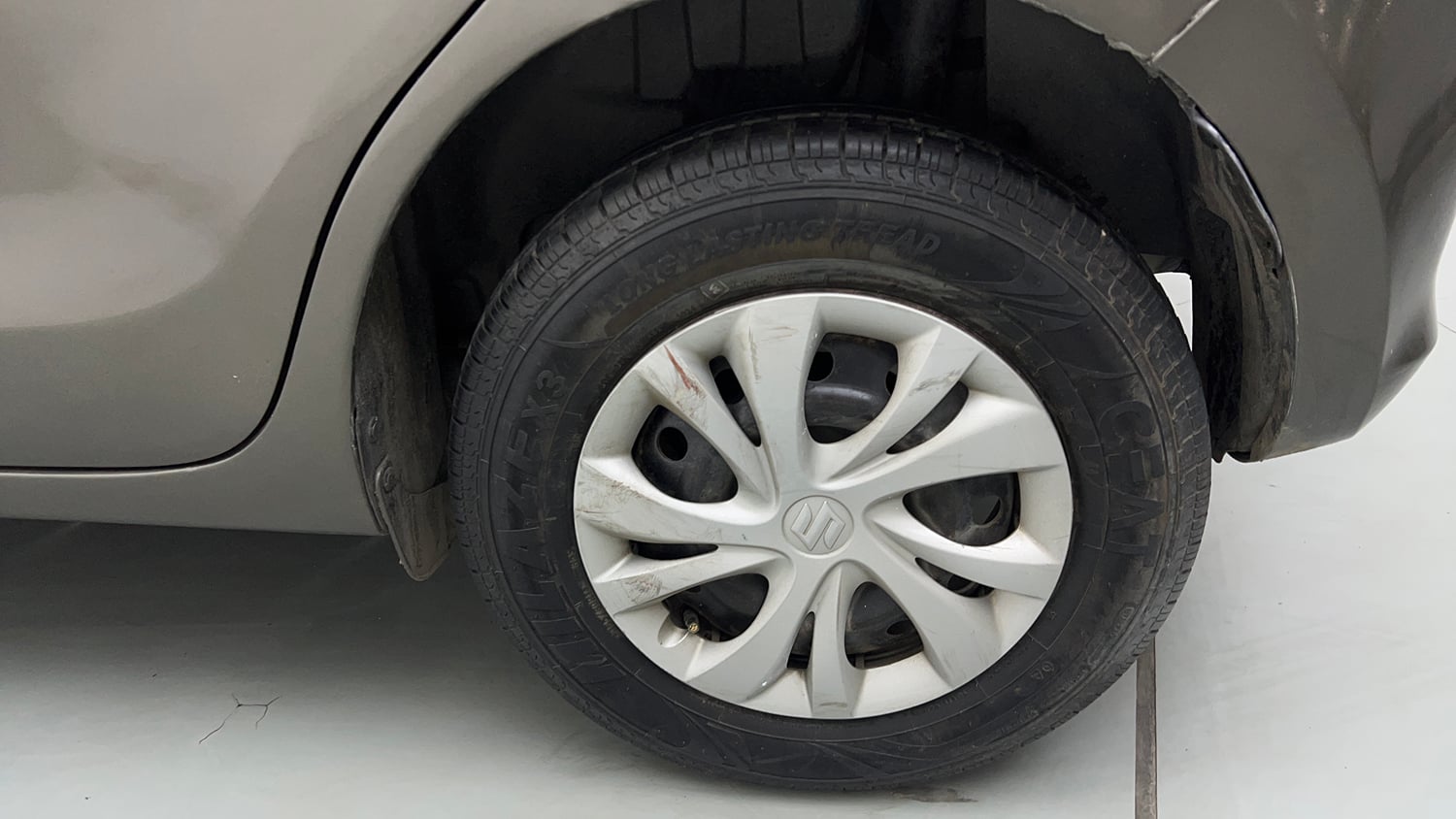 Used 2018 Maruti Suzuki Swift VXi Petrol Manual tyres LEFT REAR TYRE RIM VIEW