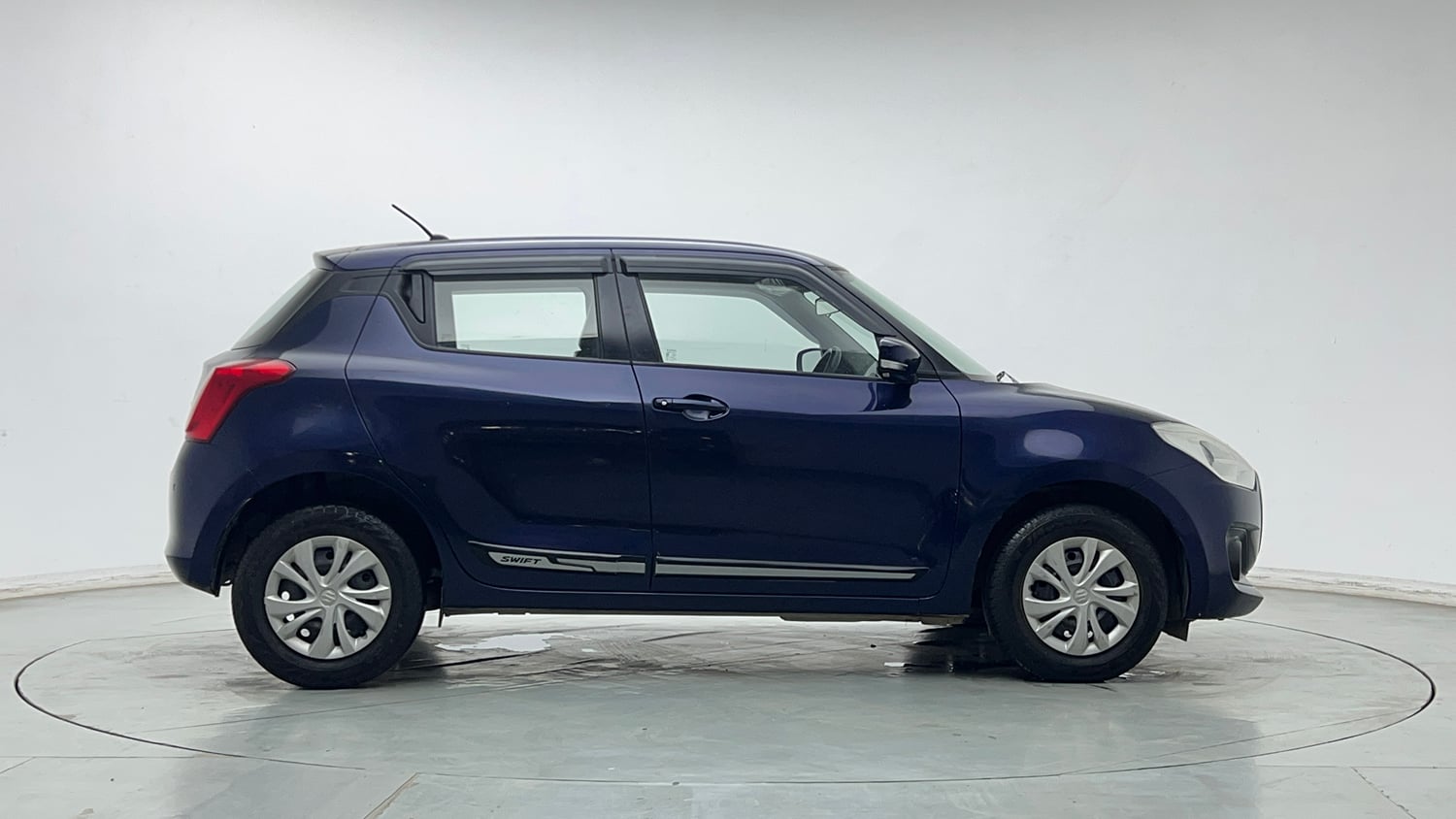 Used 2022 Maruti Suzuki Swift VXi Petrol Manual exterior RIGHT SIDE VIEW