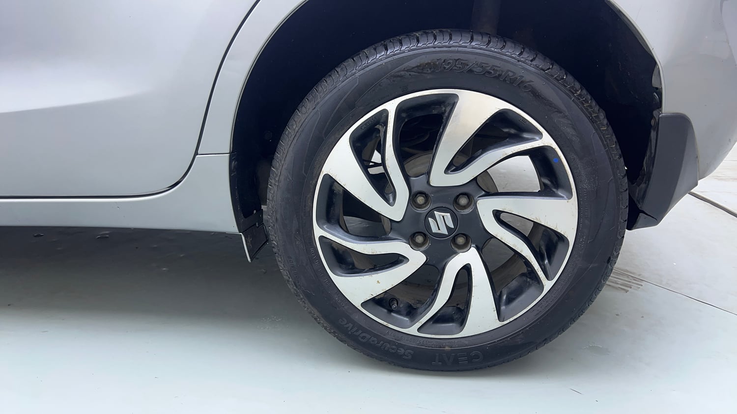 Used 2020 Maruti Suzuki Baleno Zeta Automatic Petrol Automatic tyres LEFT REAR TYRE RIM VIEW