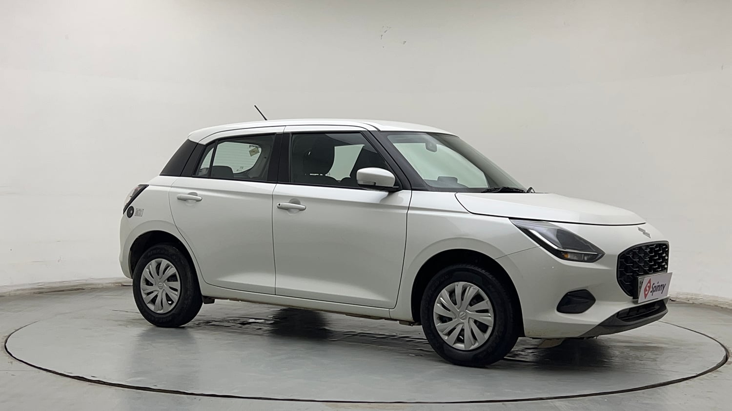 Used 2025 Maruti Suzuki Swift VXi CNG Cng Manual exterior RIGHT FRONT CORNER VIEW