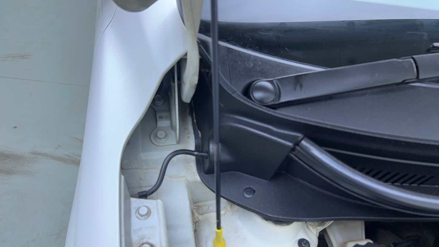 Used 2020 Hyundai Grand i10 Nios Sportz 1.2 Kappa VTVT Petrol Manual engine ENGINE RIGHT SIDE HINGE & APRON VIEW