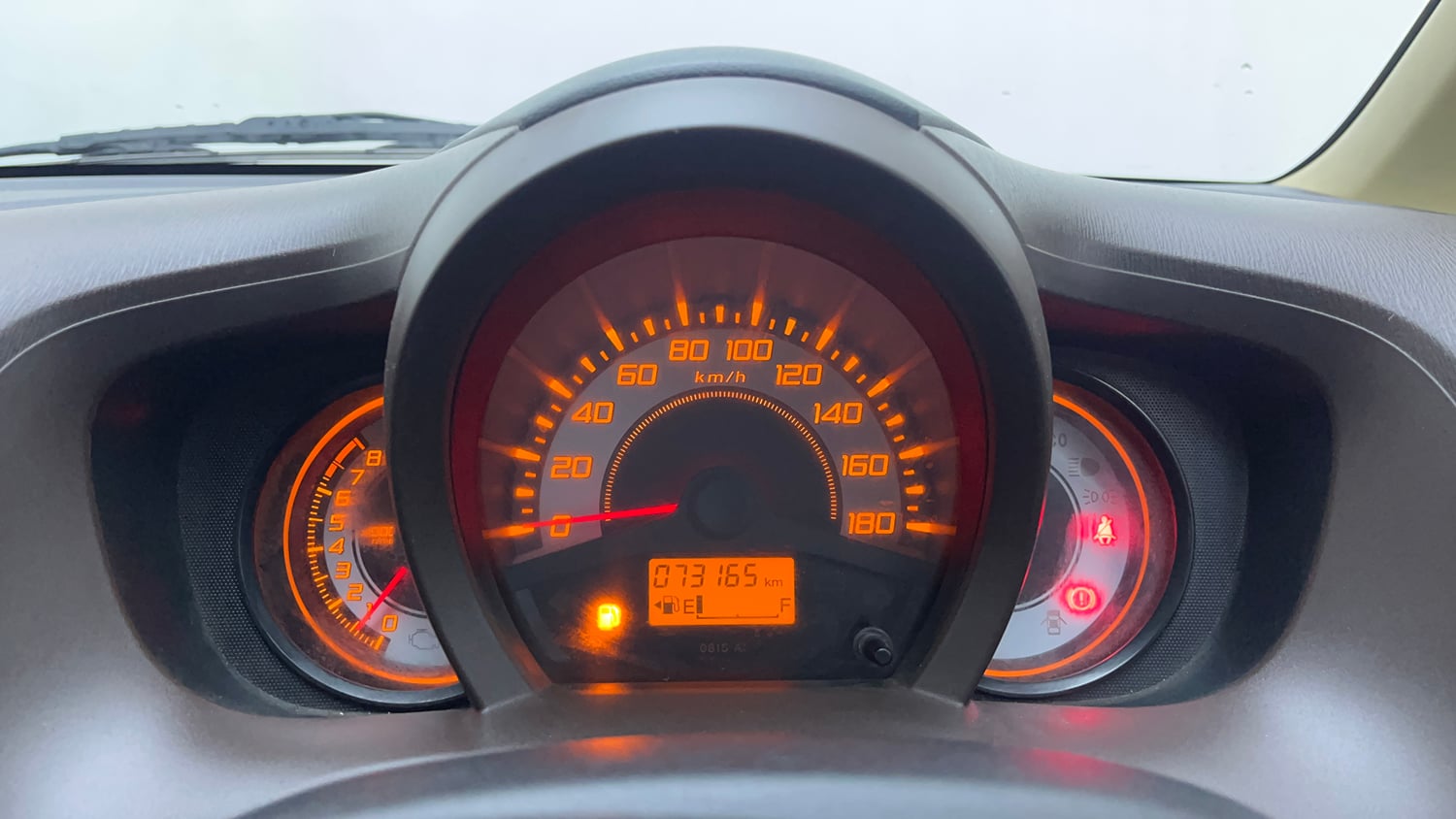 Used 2013 Honda Brio V MT Petrol Manual interior CLUSTERMETER VIEW