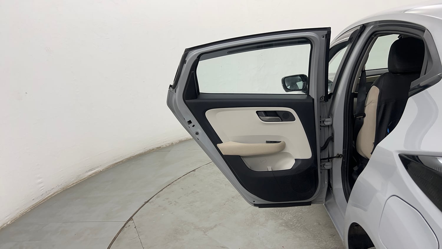 Used 2025 Tata Altroz Accomplished S CNG 5MT Cng Manual interior LEFT REAR DOOR OPEN VIEW