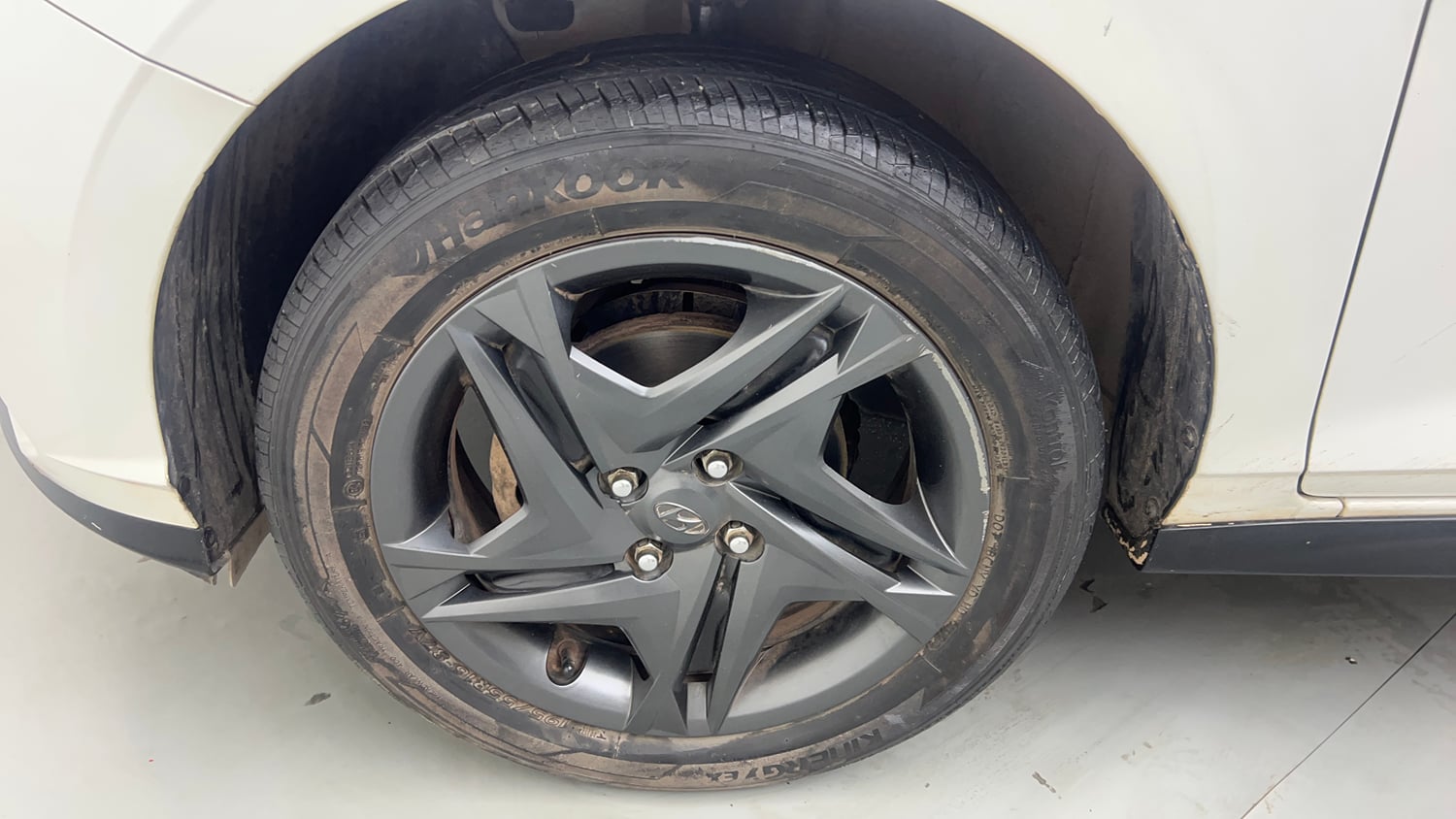 Used 2021 Hyundai i20 Sportz 1.2 MT Petrol Manual tyres LEFT FRONT TYRE RIM VIEW
