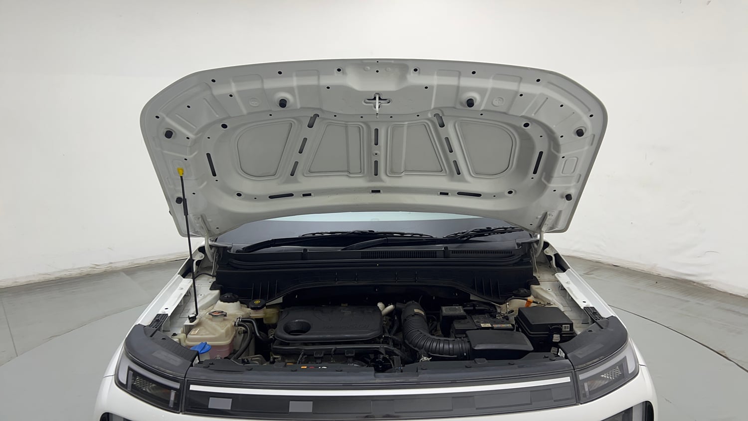Used 2026 Hyundai Venue 1.0 Turbo Petrol DCT HX6 Petrol Automatic engine ENGINE & BONNET OPEN FRONT VIEW