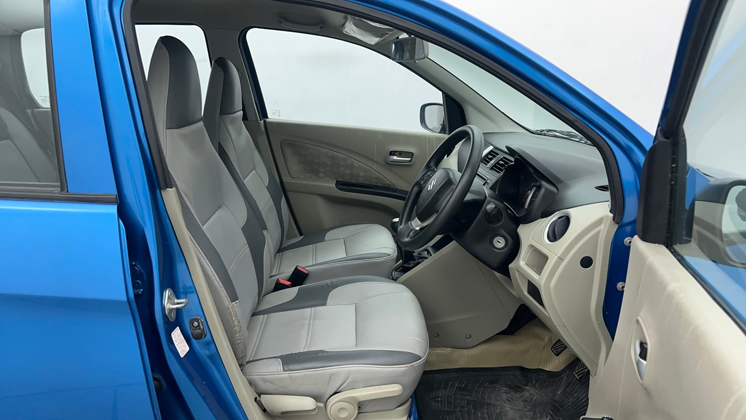 Used 2015 Maruti Suzuki Celerio ZXi Opt Petrol Manual interior RIGHT SIDE FRONT DOOR CABIN VIEW