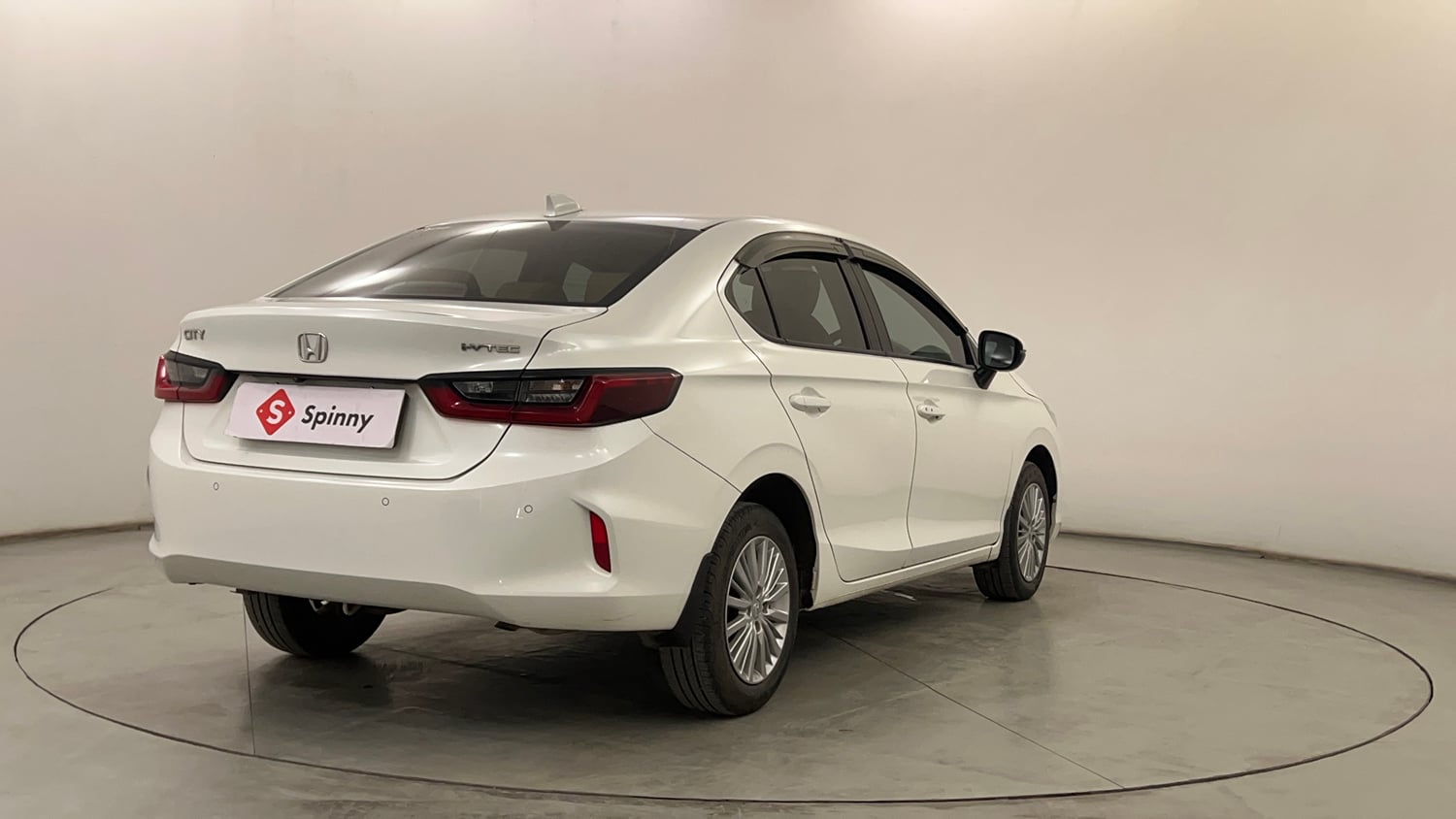 Used 2023 Honda City V CVT Petrol Petrol Automatic exterior RIGHT REAR CORNER VIEW