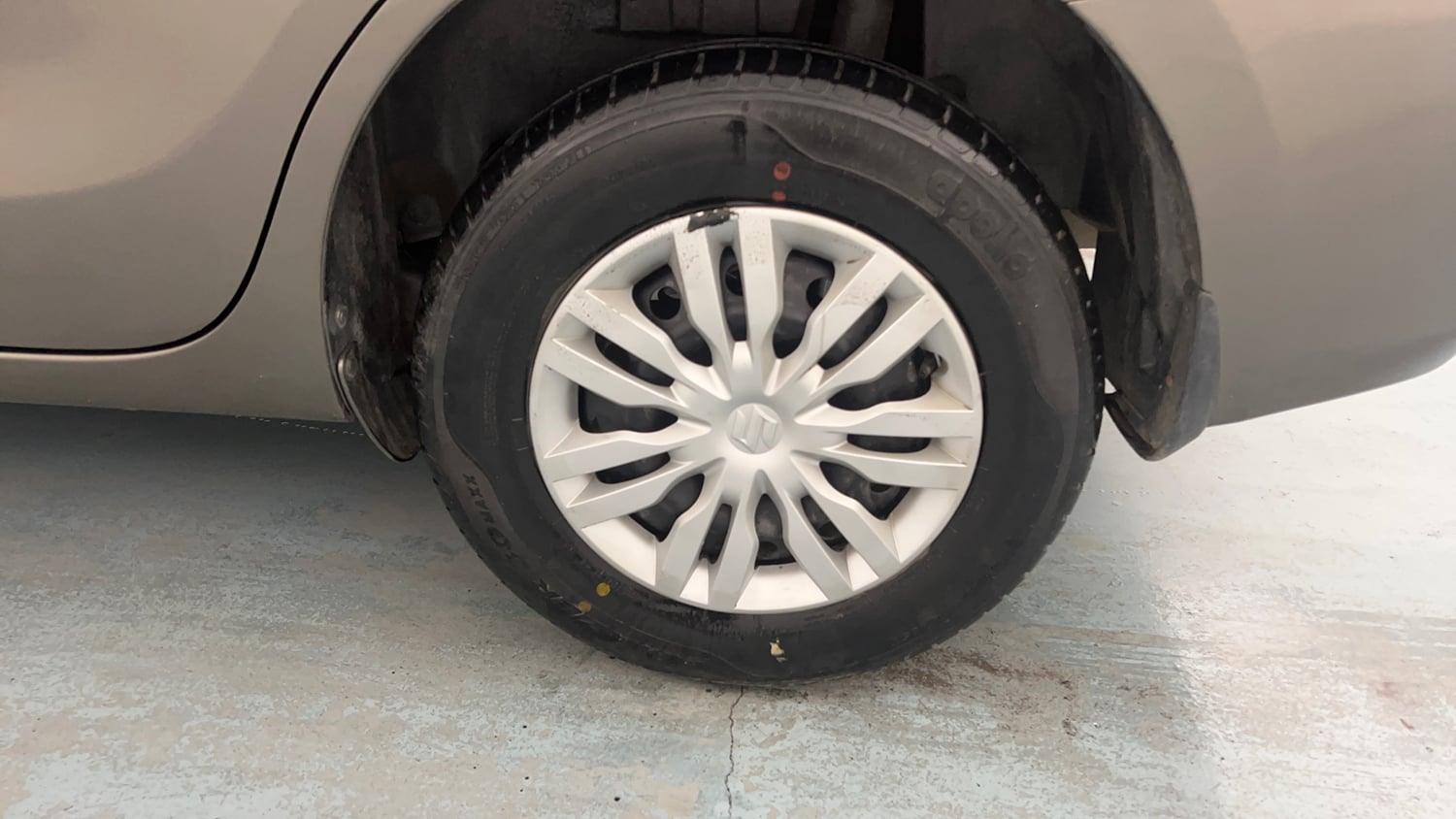 Used 2018 Maruti Suzuki Dzire VXi Petrol Manual tyres LEFT REAR TYRE RIM VIEW