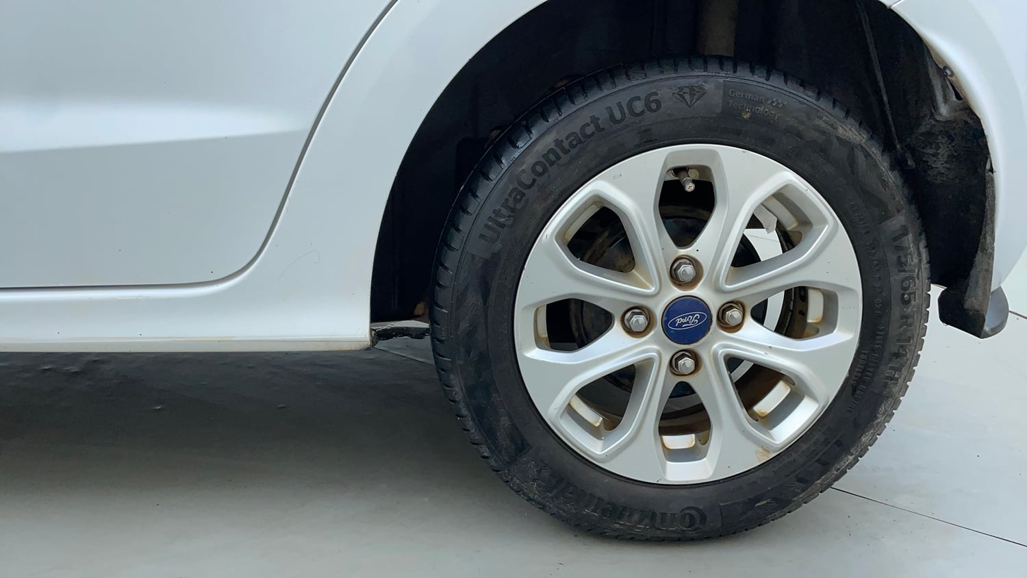 Used 2017 Ford Figo Titanium 1.5 Ti-VCT AT Petrol Automatic tyres LEFT REAR TYRE RIM VIEW
