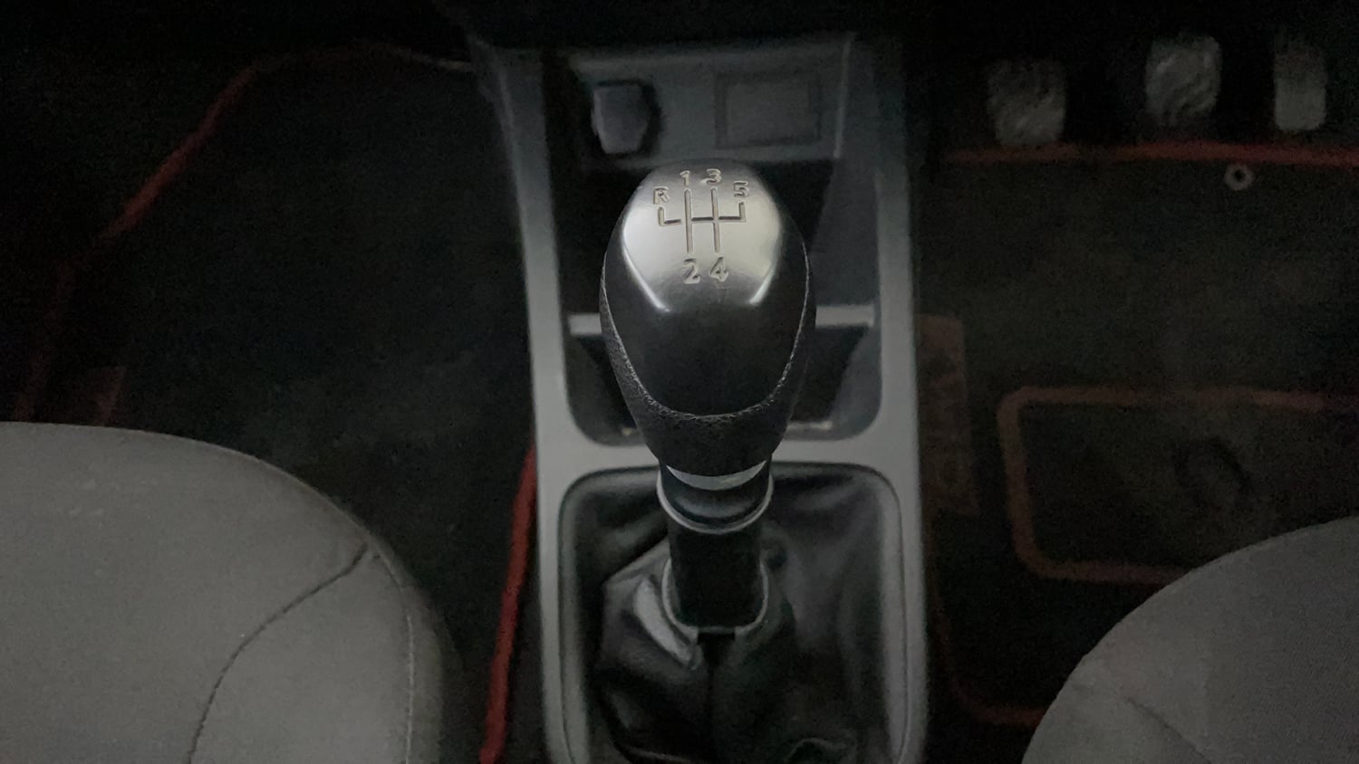 Used 2024 Renault Kwid RXL (O) 1.0 Petrol Manual interior GEAR  KNOB VIEW