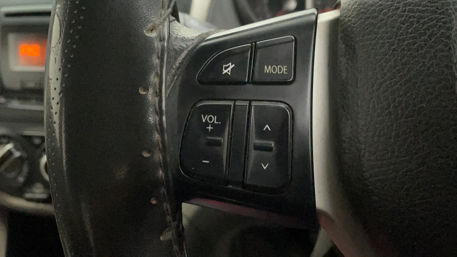 Used 2019 Maruti Suzuki Celerio ZXi (O) AMT Petrol Automatic top_features Steering mounted controls