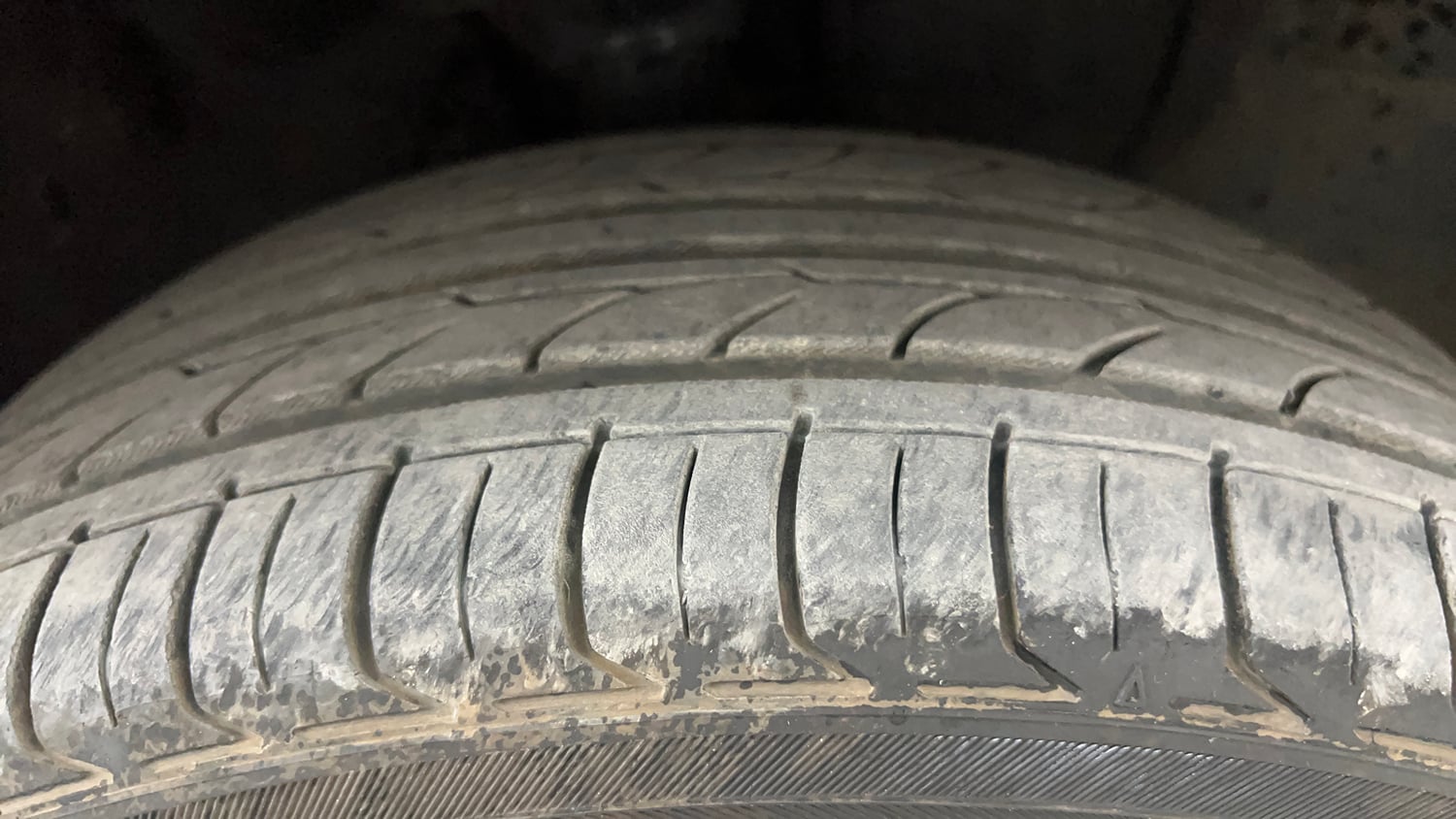 Used 2015 Hyundai Elite i20 Asta 1.2 Petrol Manual tyres RIGHT FRONT TYRE TREAD VIEW