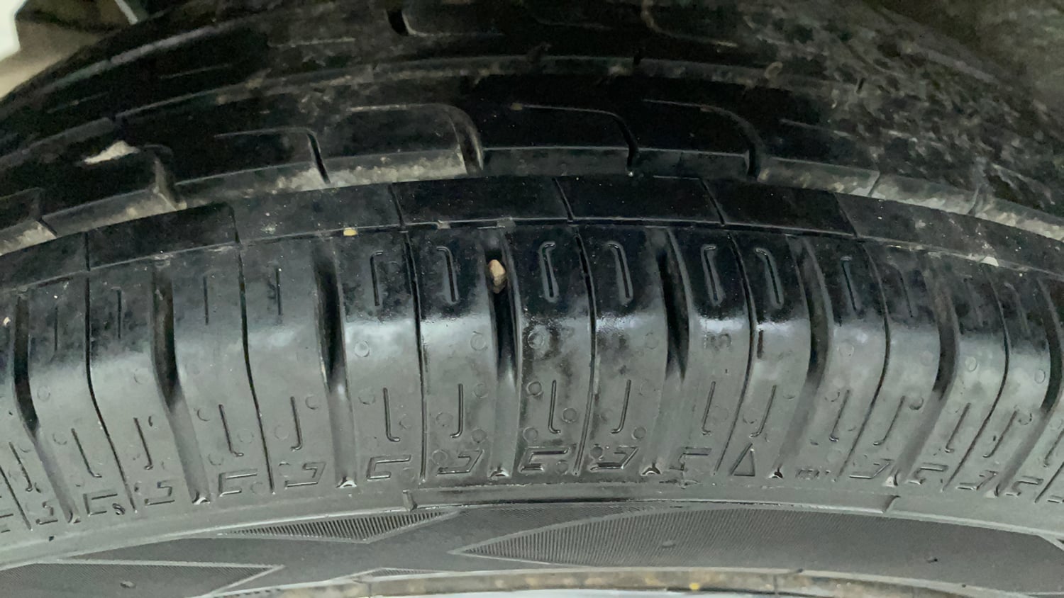 Used 2014 Maruti Suzuki Wagon R VXI Petrol Manual tyres RIGHT REAR TYRE TREAD VIEW