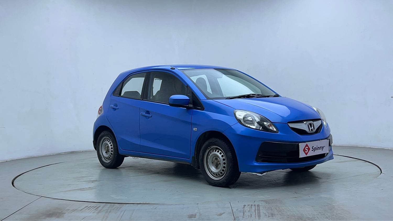 Used 2014 Honda Brio EX MT Petrol Manual exterior RIGHT FRONT CORNER VIEW