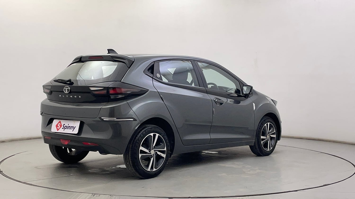 Used 2023 Tata Altroz XZ Plus (S) Petrol Manual exterior RIGHT REAR CORNER VIEW