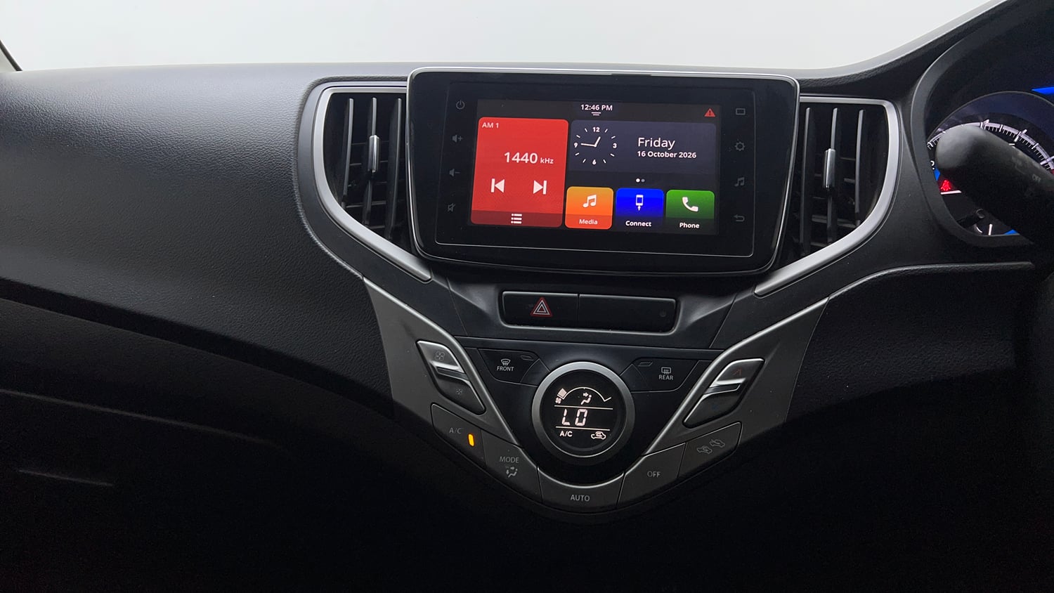 Used 2020 Maruti Suzuki Baleno Zeta Petrol Manual top_features Touch screen infotainment system