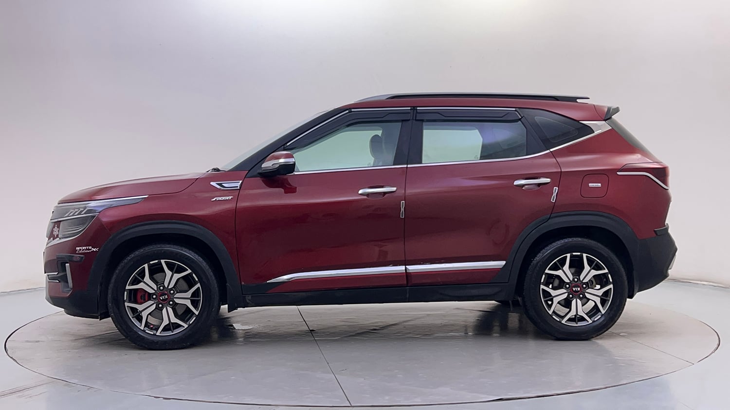 Used 2021 Kia Seltos GTX Plus AT 1.5 Diesel Diesel Automatic exterior LEFT SIDE VIEW