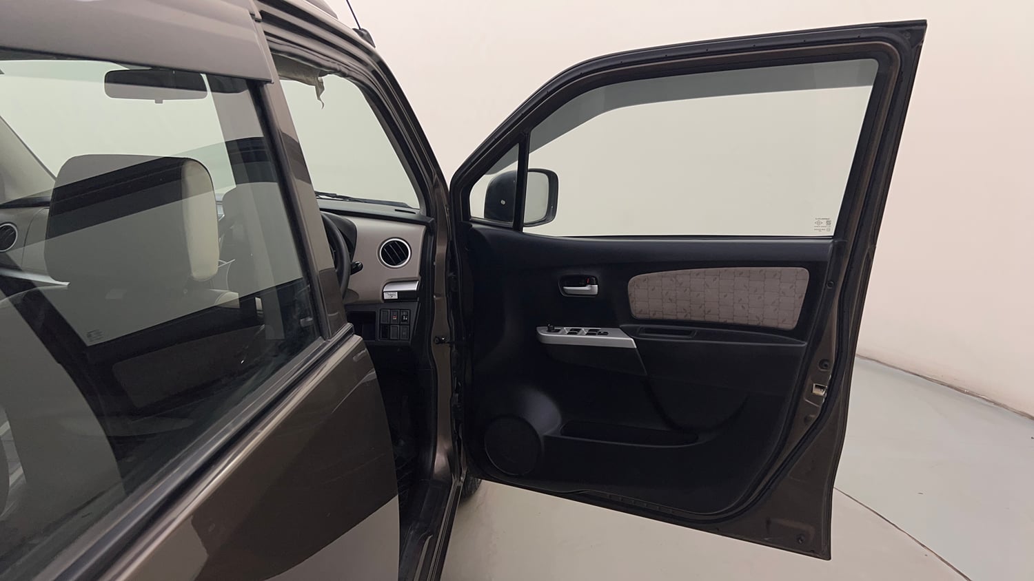 Used 2015 Maruti Suzuki Wagon R VXI Petrol Manual interior RIGHT FRONT DOOR OPEN VIEW