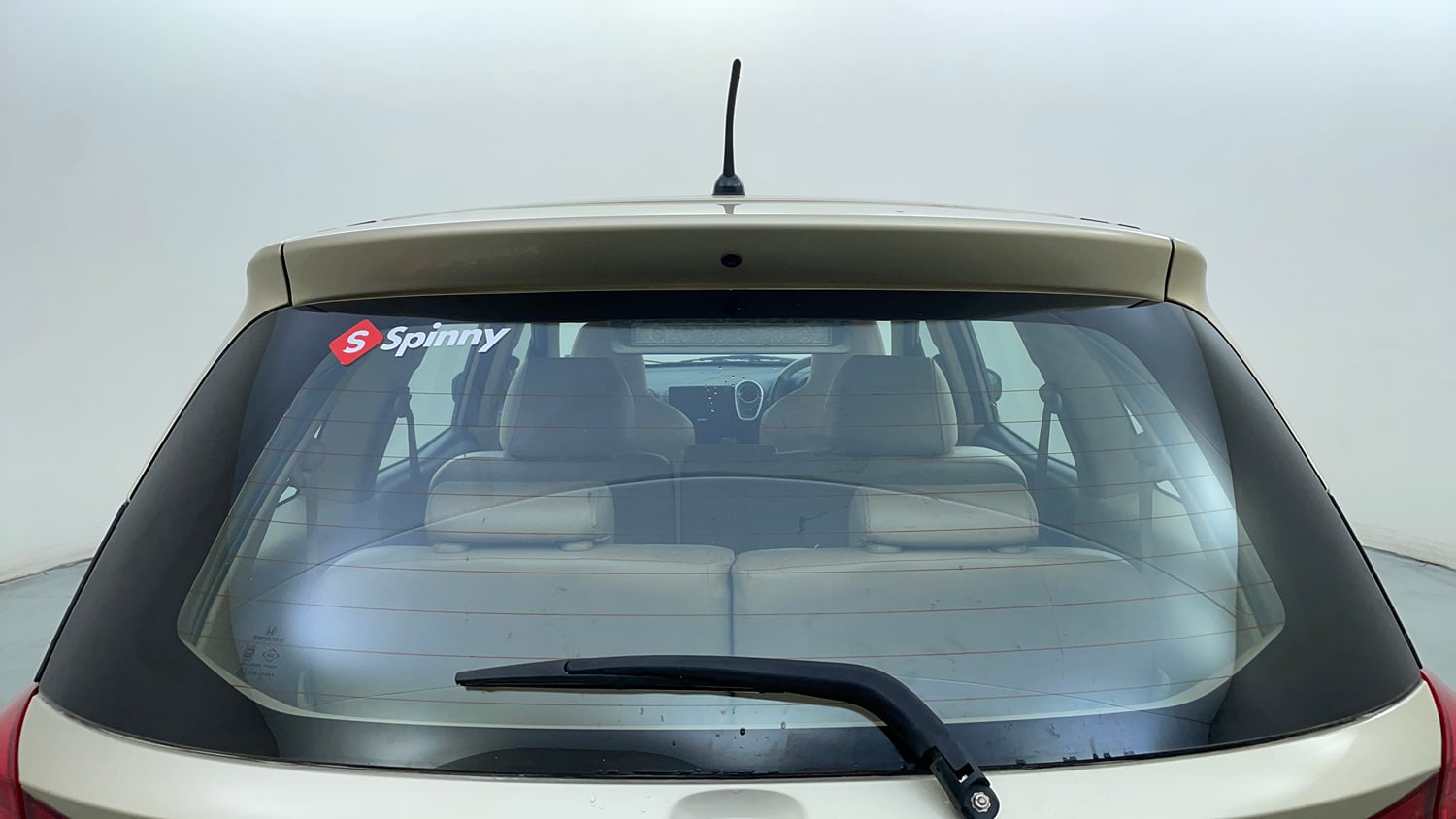 Used 2014 Honda Mobilio V Petrol Petrol Manual exterior BACK WINDSHIELD VIEW