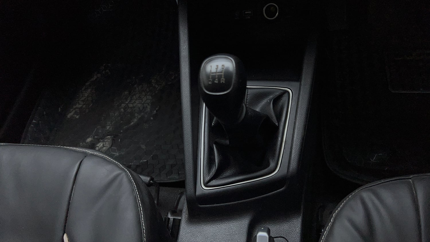 Used 2019 Hyundai Elite i20 Magna Plus 1.2 Petrol Manual interior GEAR  KNOB VIEW