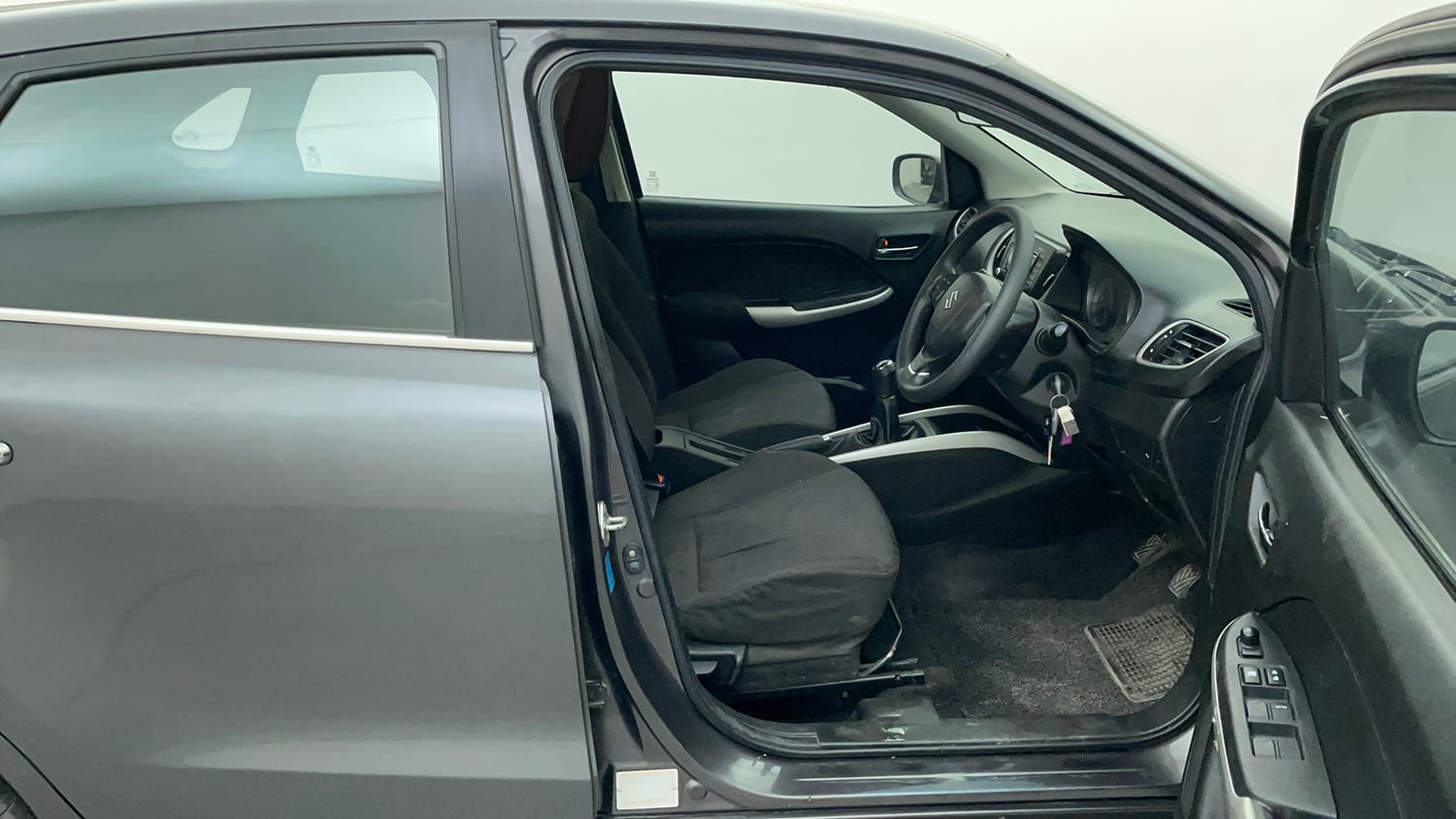 Used 2017 Maruti Suzuki Baleno Delta 1.2 Petrol Manual interior RIGHT SIDE FRONT DOOR CABIN VIEW