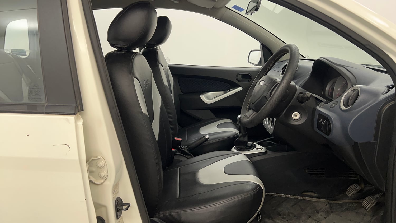 Used 2014 Ford Figo Duratec Petrol Titanium 1.2 Petrol Manual interior RIGHT SIDE FRONT DOOR CABIN VIEW