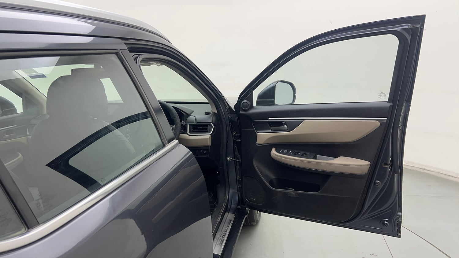 Used 2024 Honda Elevate VX CVT Petrol Automatic interior RIGHT FRONT DOOR OPEN VIEW