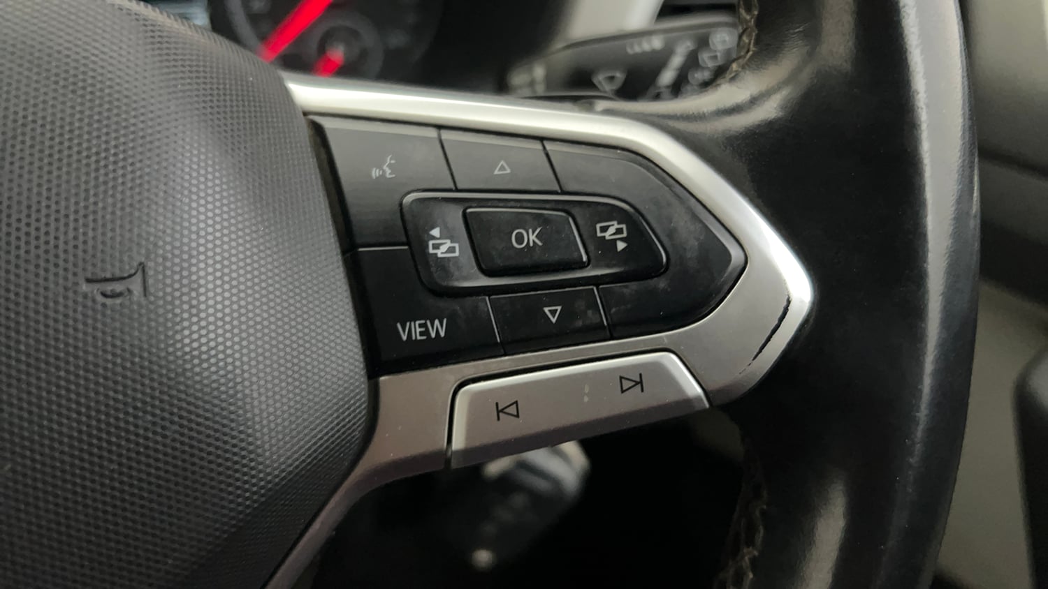 Used 2022 Volkswagen Taigun Highline 1.0 TSI AT Petrol Automatic top_features Cruise control