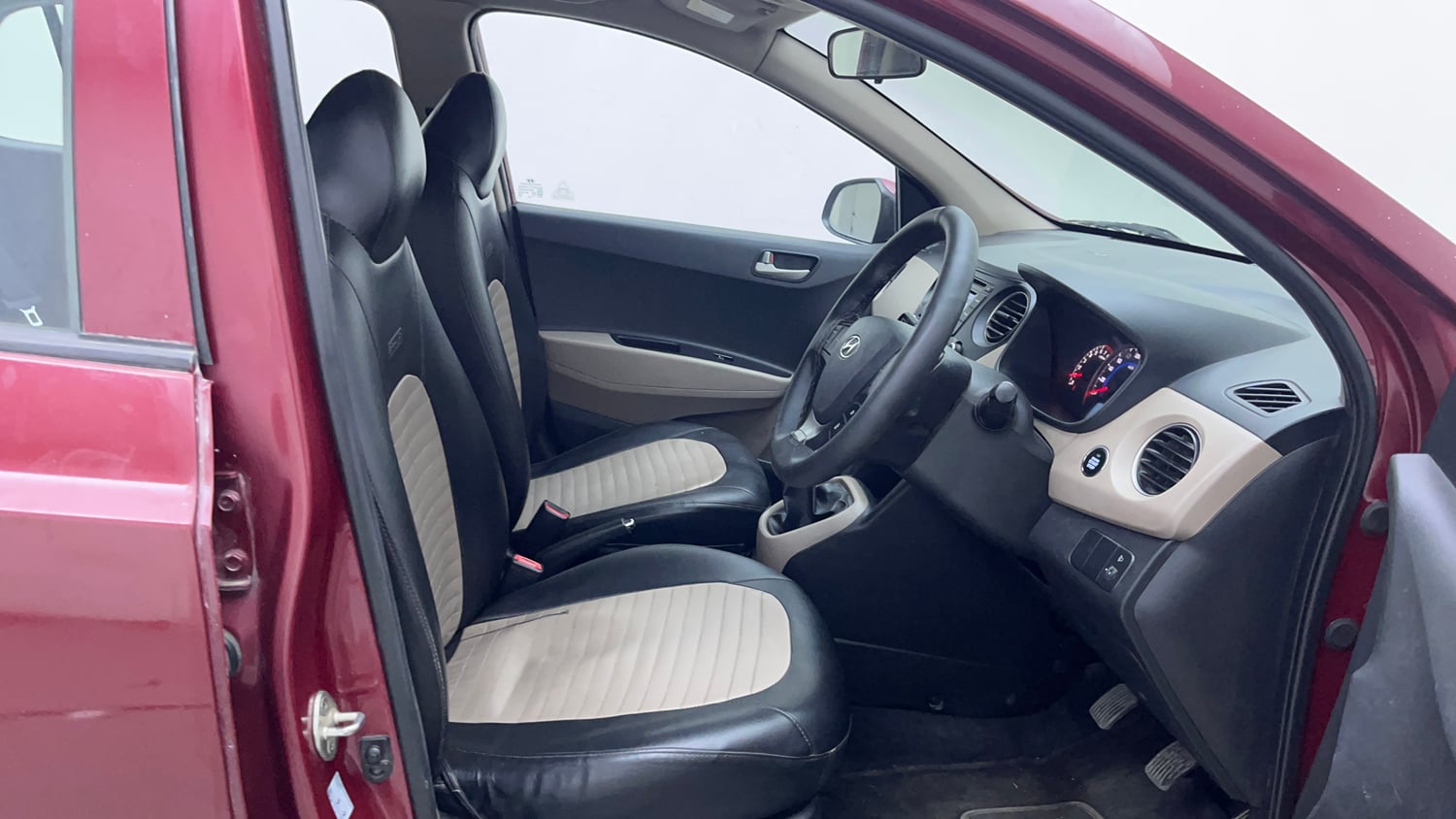 Used 2014 Hyundai Grand i10 Asta 1.2 Kappa VTVT Petrol Manual interior RIGHT SIDE FRONT DOOR CABIN VIEW