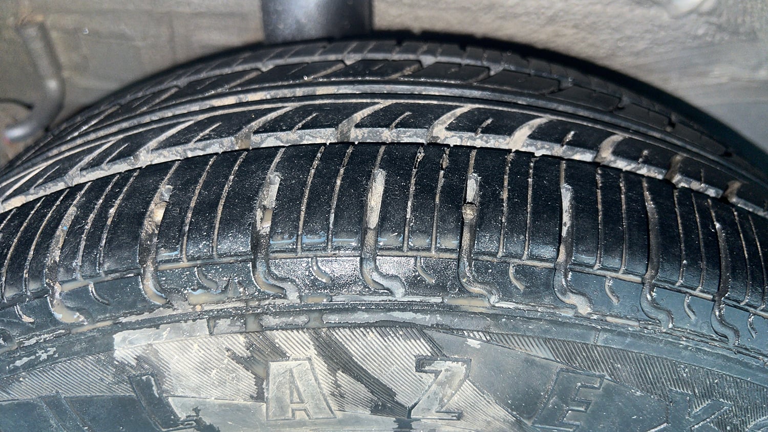 Used 2016 Maruti Suzuki Celerio VXi CNG Cng Manual tyres RIGHT REAR TYRE TREAD VIEW
