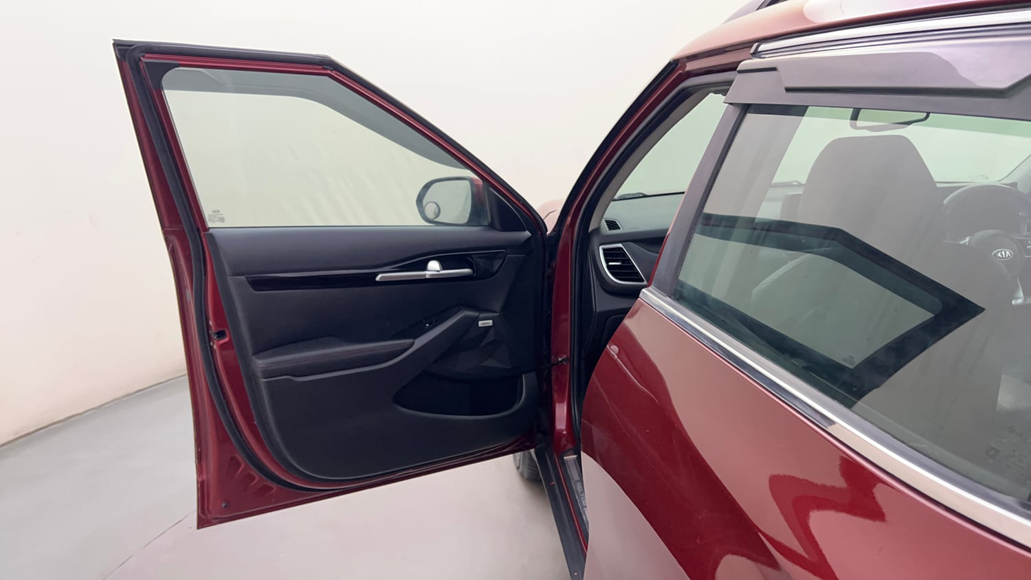 Used 2021 Kia Seltos GTX Plus AT 1.5 Diesel Diesel Automatic interior LEFT FRONT DOOR OPEN VIEW