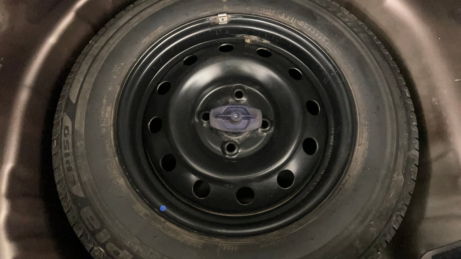 Used 2020 Maruti Suzuki Swift VXi AMT Petrol Automatic tyres SPARE TYRE VIEW