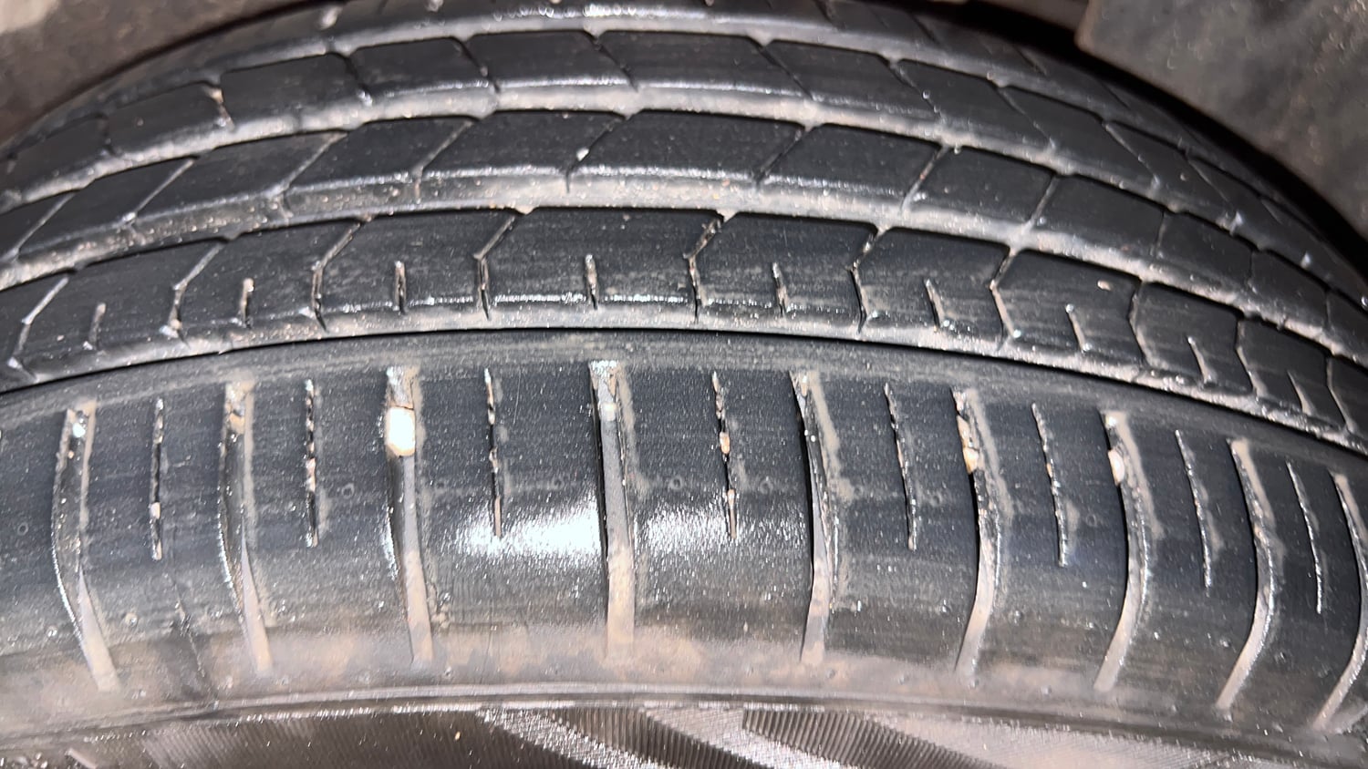 Used 2024 Maruti Suzuki Baleno Zeta AGS Petrol Automatic tyres LEFT REAR TYRE TREAD VIEW