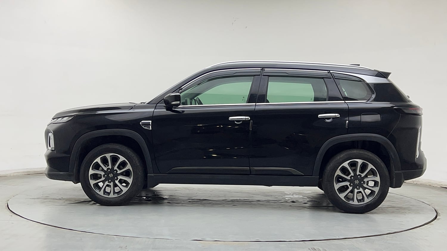 Used 2025 Maruti Suzuki Grand Vitara Zeta Smart Hybrid Petrol Manual exterior LEFT SIDE VIEW