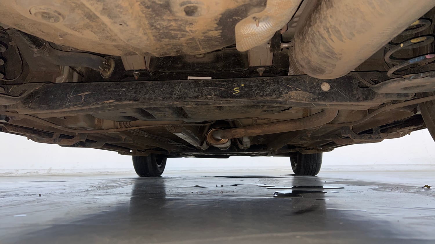 Used 2023 Kia Sonet HTX 1.0 iMT Petrol Manual extra REAR UNDERBODY VIEW (TAKEN FROM REAR)
