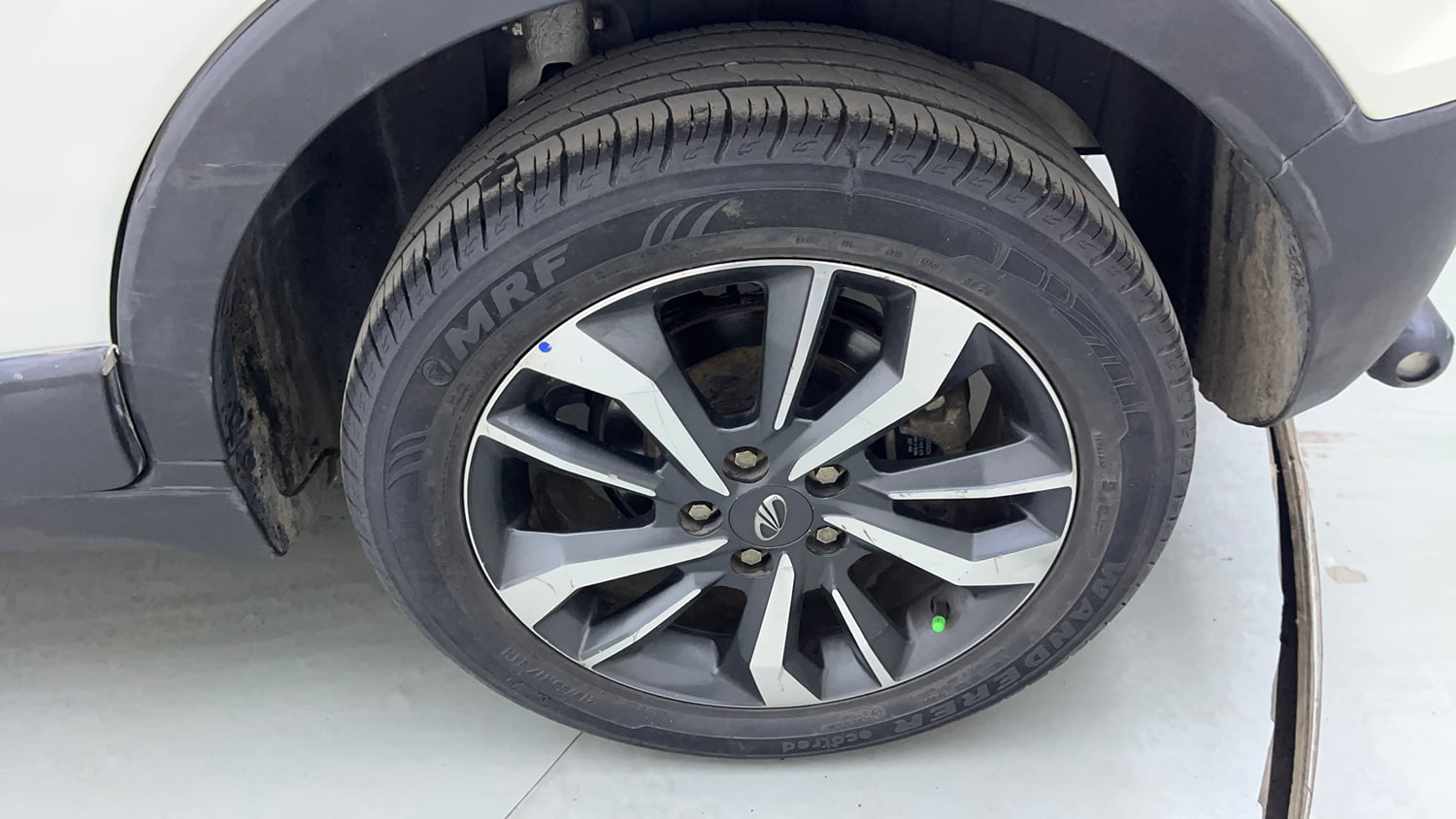 Used 2021 Mahindra XUV 300 W8 (O) 1.5 Diesel AMT Diesel Automatic tyres LEFT REAR TYRE RIM VIEW