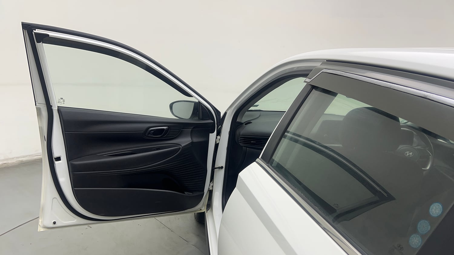 Used 2021 Hyundai i20 Sportz 1.2 MT Petrol Manual interior LEFT FRONT DOOR OPEN VIEW
