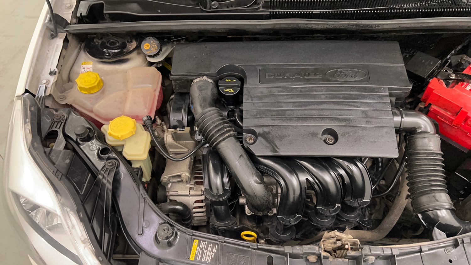 Used 2014 Ford Figo Duratec Petrol Titanium 1.2 Petrol Manual engine ENGINE RIGHT SIDE VIEW