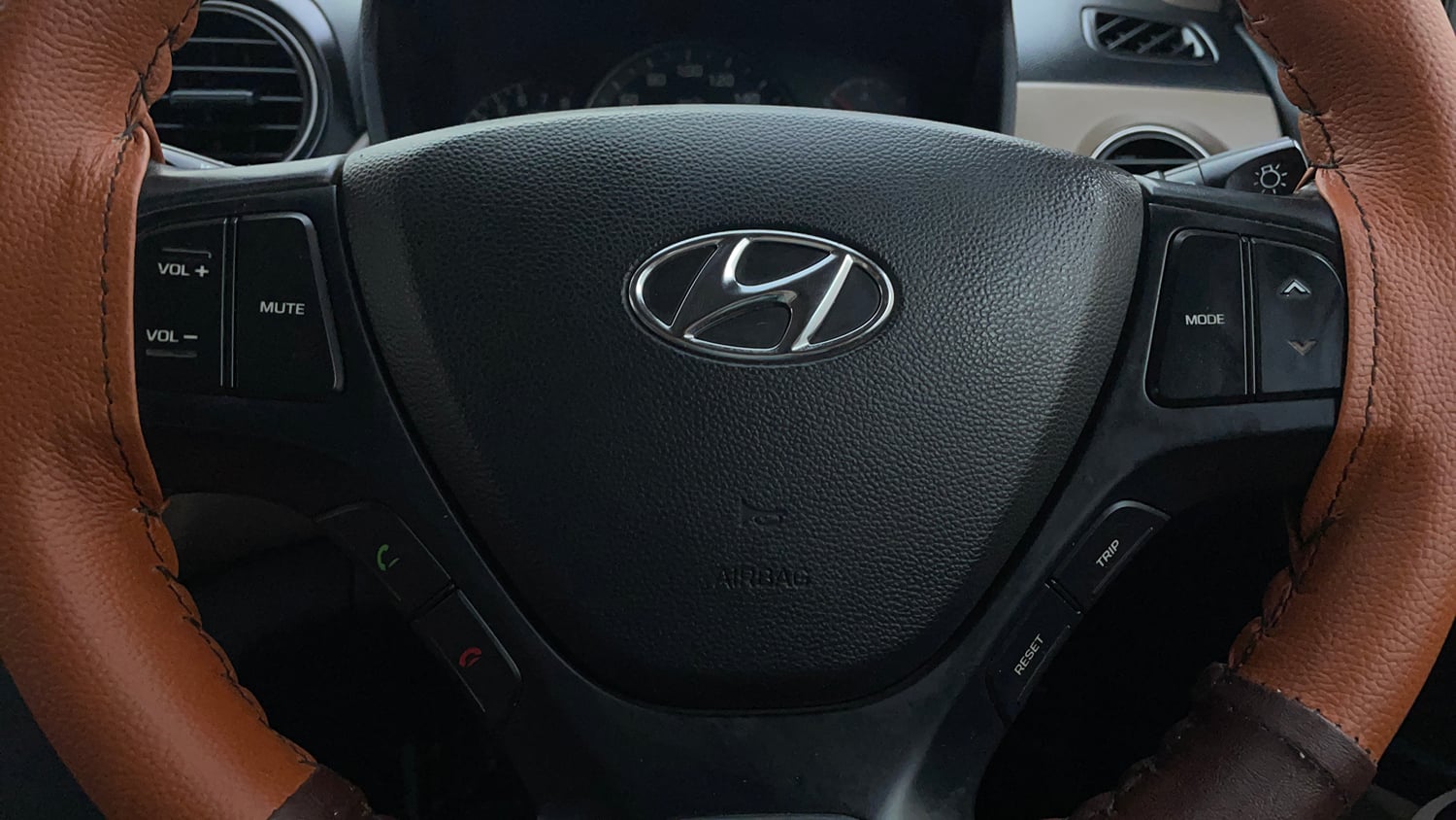 Used 2017 Hyundai Xcent SX 1.2 (O) Petrol Manual top_features Airbags