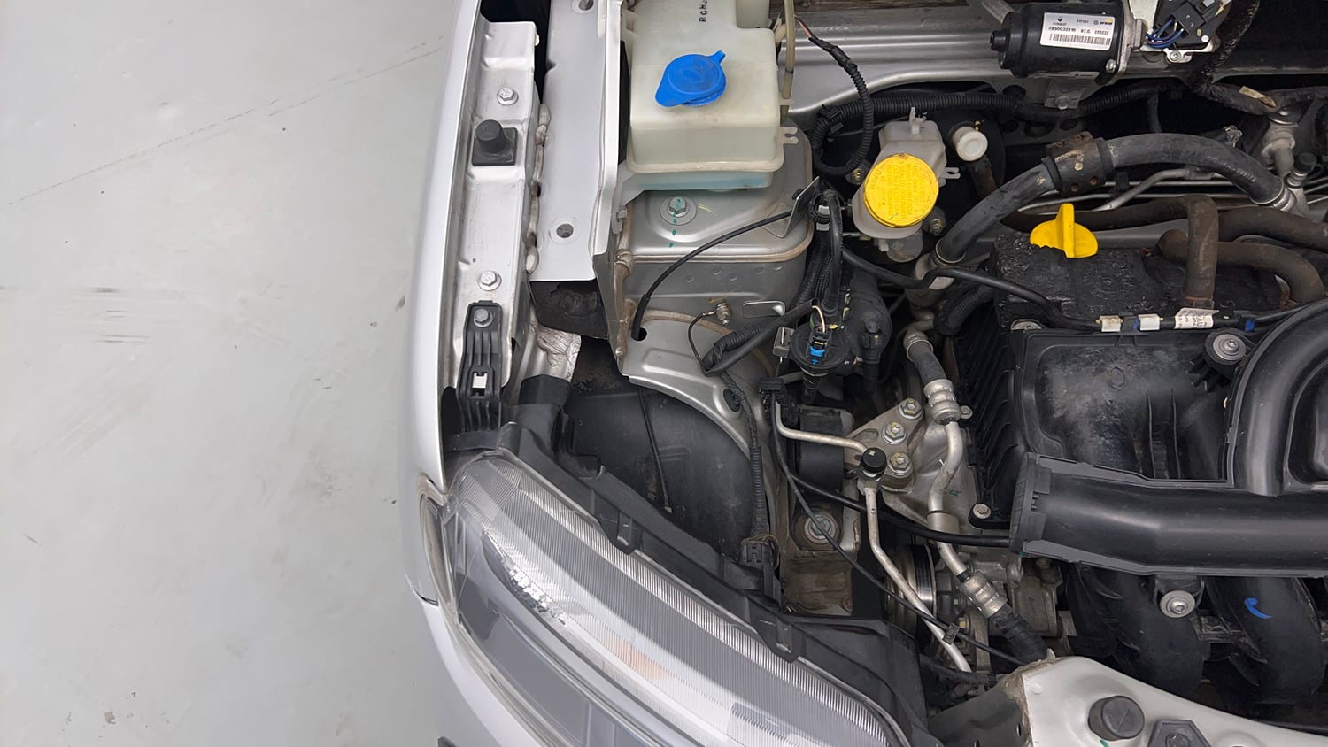 Used 2022 Renault Kwid CLIMBER 1.0 AMT (O) Petrol Automatic engine ENGINE RIGHT SIDE VIEW