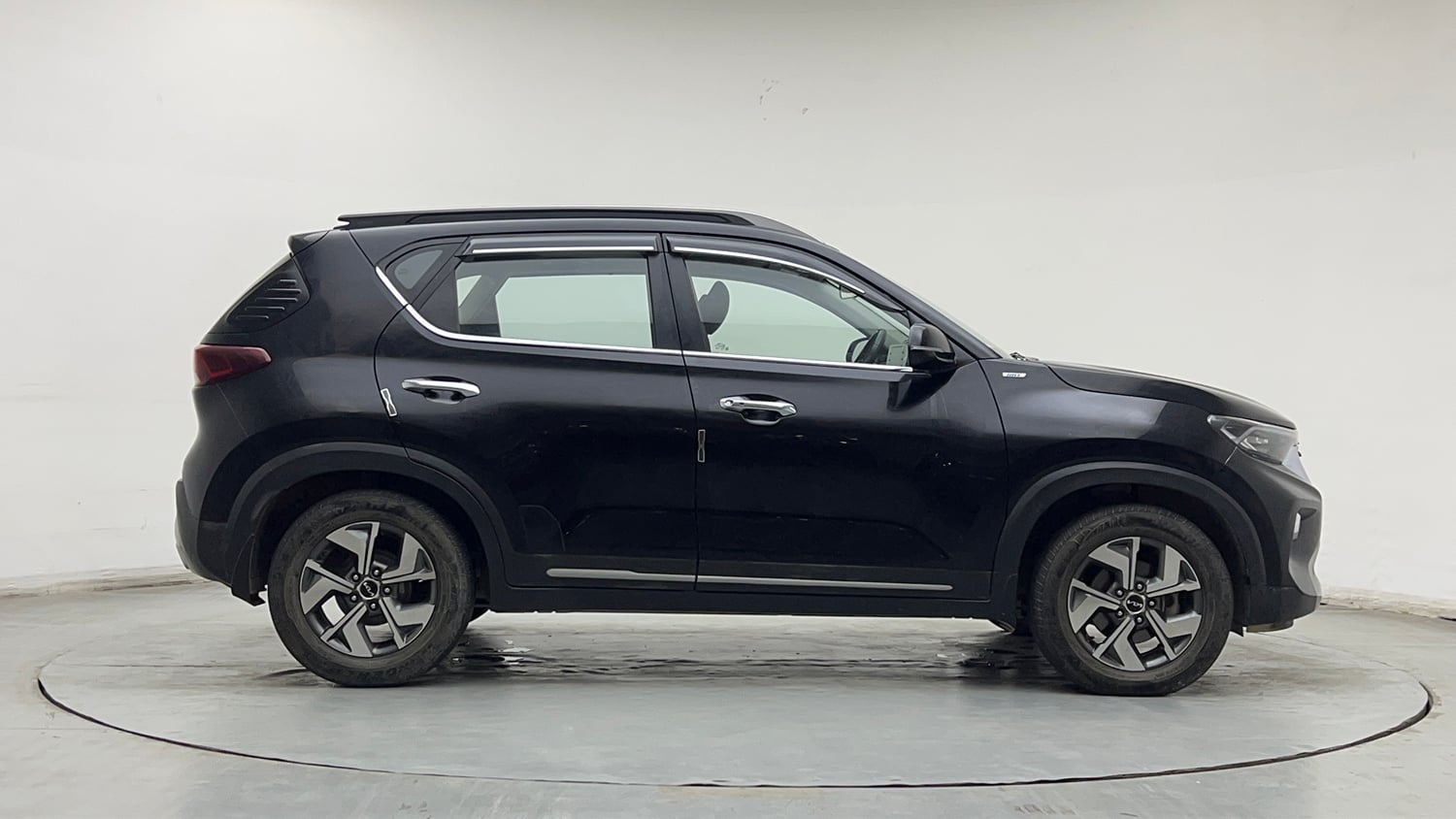 Used 2021 Kia Sonet HTX 1.0 iMT Petrol Manual exterior RIGHT SIDE VIEW