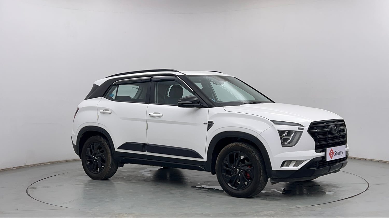 Used 2024 Hyundai Creta SX 1.5 Petrol Adventure Edition Petrol Manual exterior RIGHT FRONT CORNER VIEW