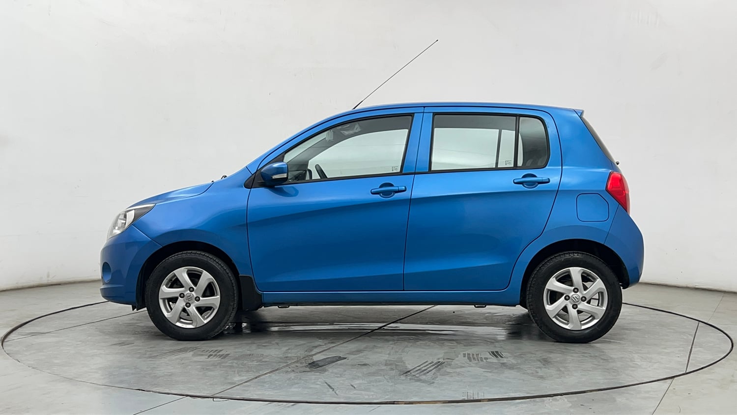 Used 2015 Maruti Suzuki Celerio ZXi Opt Petrol Manual exterior LEFT SIDE VIEW
