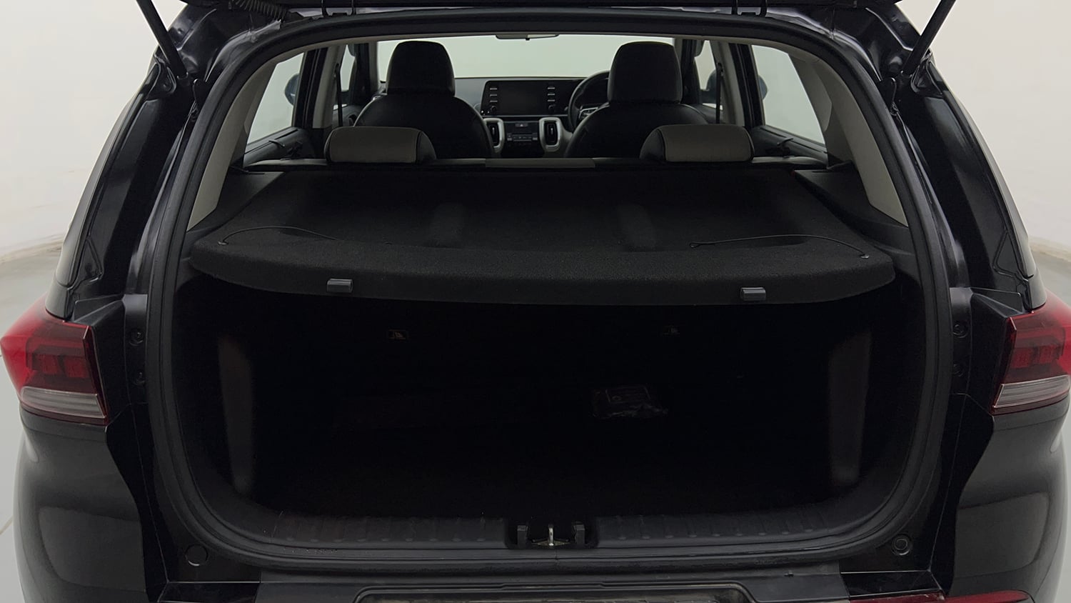 Used 2021 Kia Sonet HTX 1.0 iMT Petrol Manual interior DICKY INSIDE VIEW