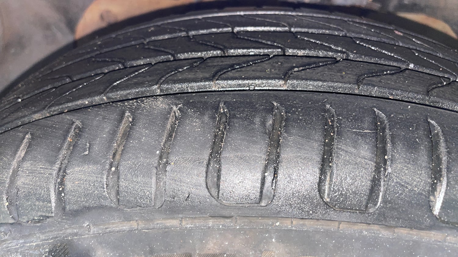 Used 2017 Ford Figo Titanium 1.5 Ti-VCT AT Petrol Automatic tyres LEFT FRONT TYRE TREAD VIEW