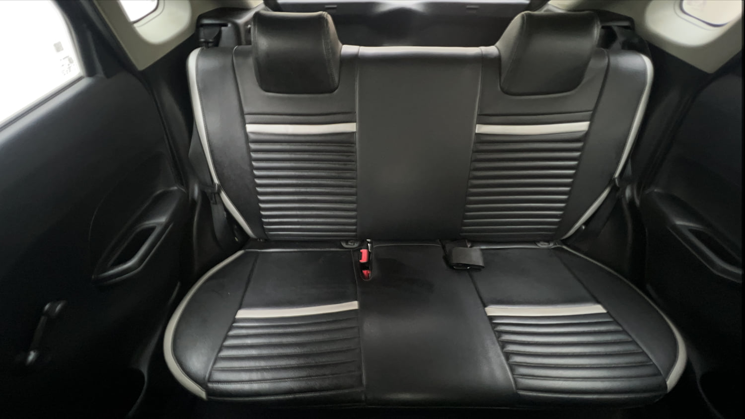 Used 2020 Maruti Suzuki Baleno Sigma Petrol Manual interior REAR SEAT CONDITION VIEW