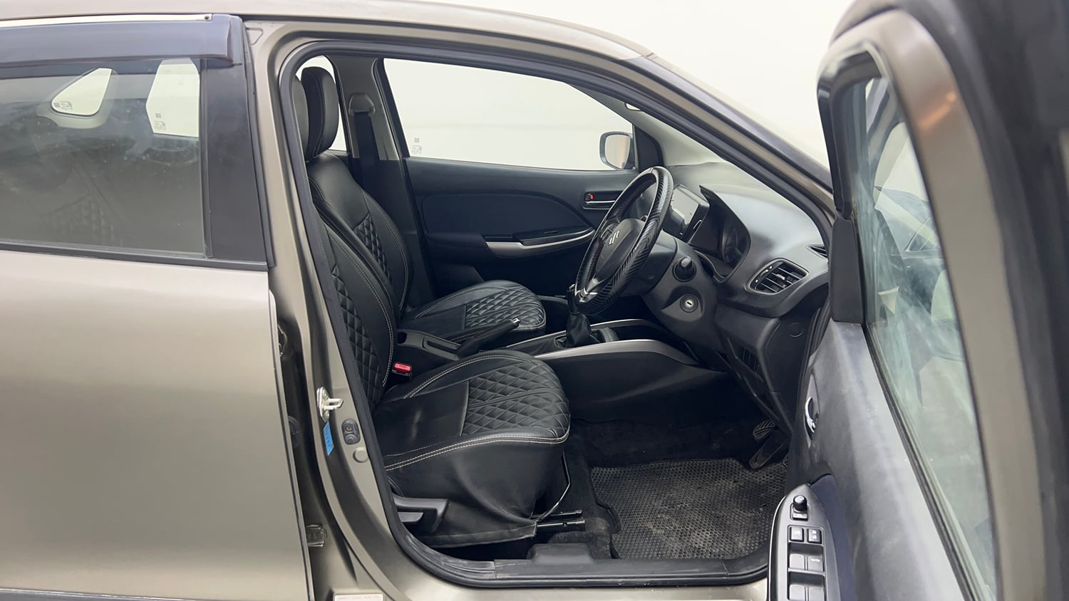 Used 2019 Maruti Suzuki Baleno Delta Petrol Manual interior RIGHT SIDE FRONT DOOR CABIN VIEW