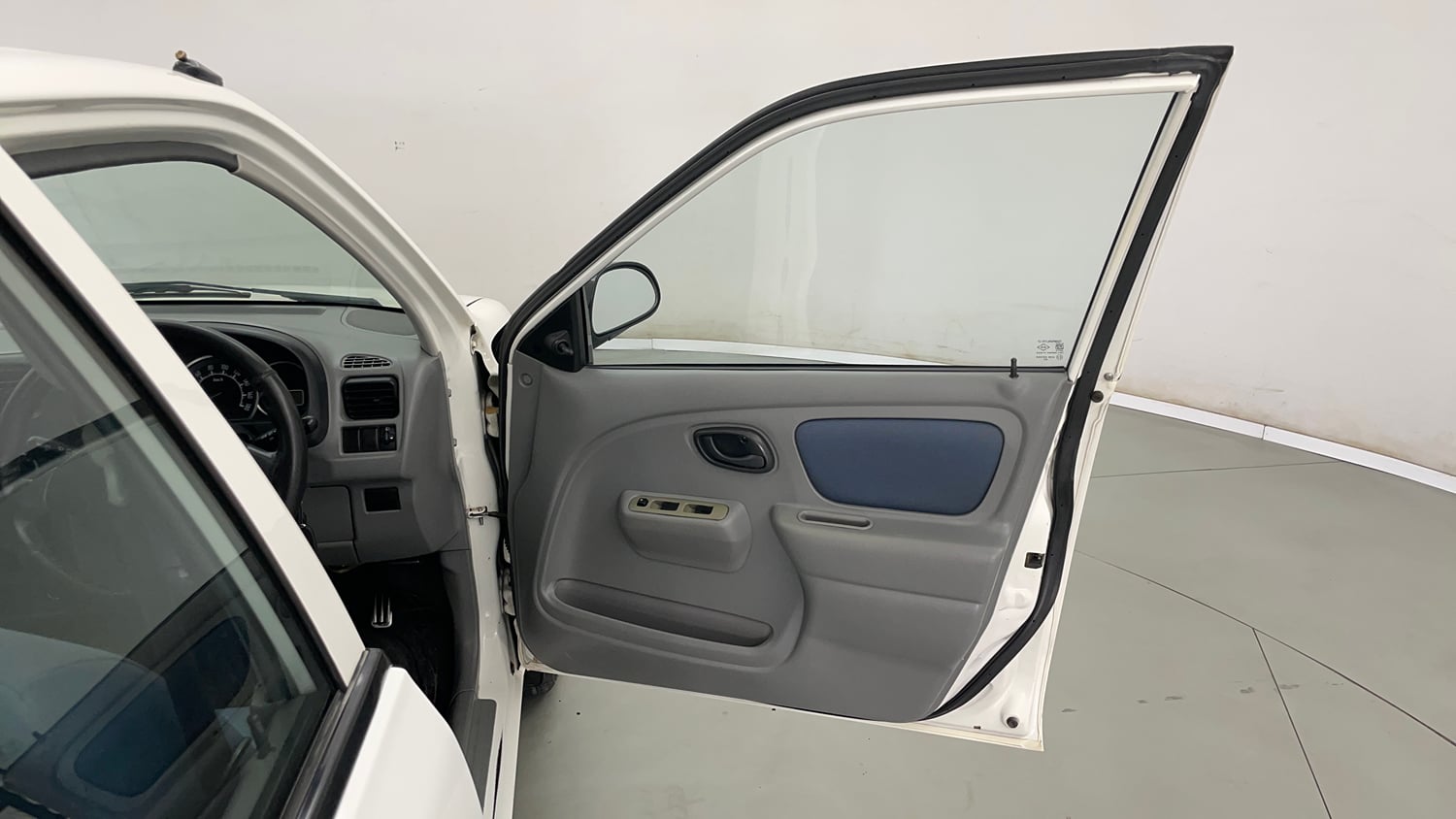 Used 2014 Maruti Suzuki Alto K10 VXi Petrol Manual interior RIGHT FRONT DOOR OPEN VIEW